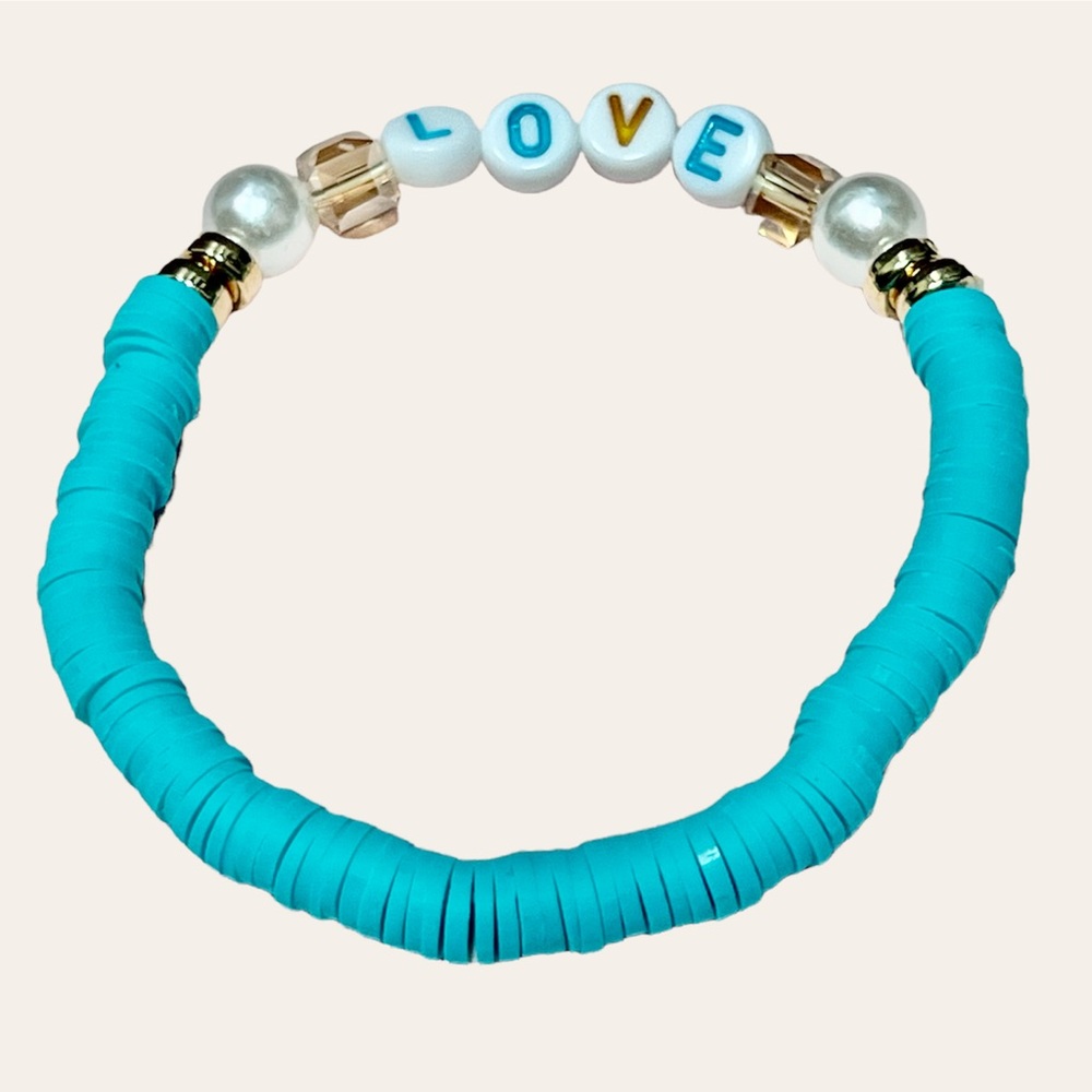 🤍LOVE heishi bead bracelet🤍